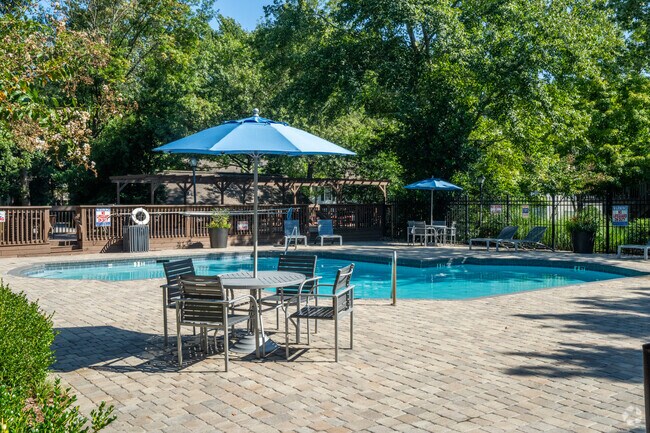 Pool - Tara Bridge Apartments