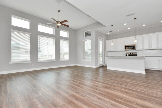 Photo - 713 Strawberry Pines Ct Casa