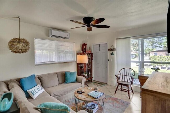 Photo - 227 NE 24th Ave Unit 2