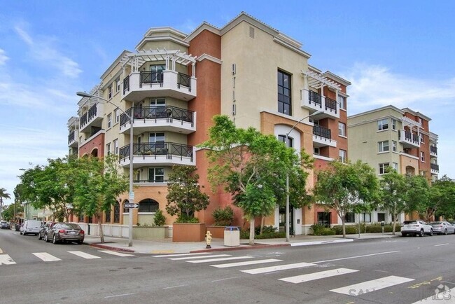 Building Photo - STUNNING 2 bd 2 ba Hillcrest/Bankers Hill ... Rental