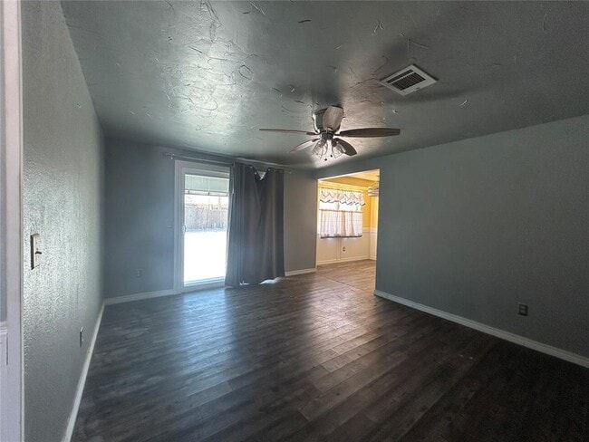 Photo - 8441 NW 92nd St