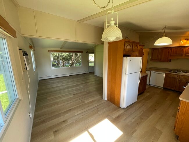 Photo - 892 W 20th Ave Unit 892 W 20th Ave
