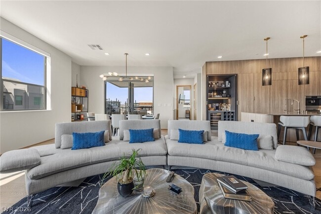 Photo - 8475 Michael Cherry Ave Unidad 420