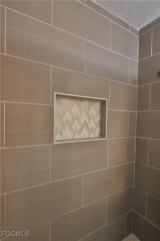 Photo - 305 Bougainvillea Rd W