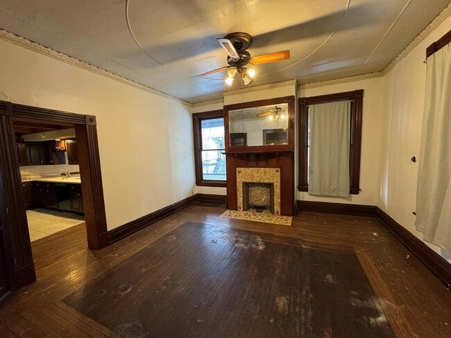 Photo - 116 W 2nd St