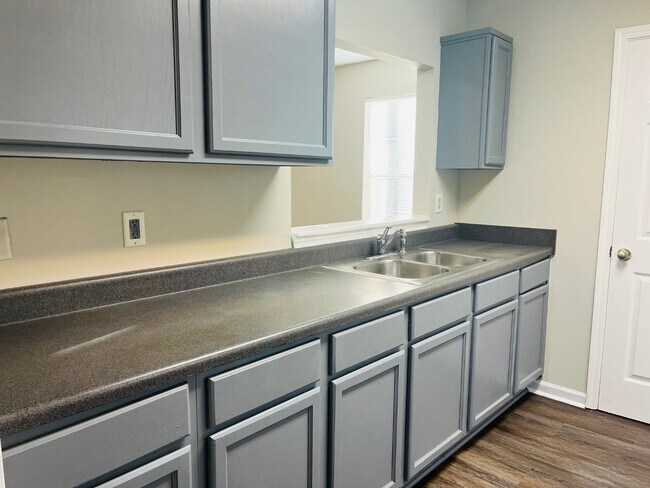 Photo - 107 Lee St Unidad 107 Lee Street-  A