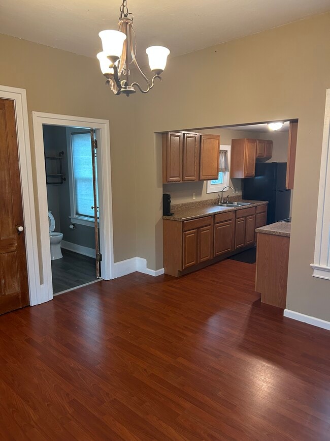 Dining room/entryway - 68 High St