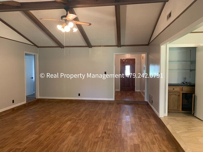 Photo - 9812 Meandering Way