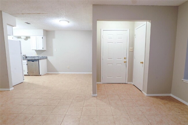 Photo - Move in Ready Duplex in Arlington!