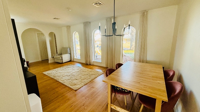 Photo - 8705 Lakeaire Dr