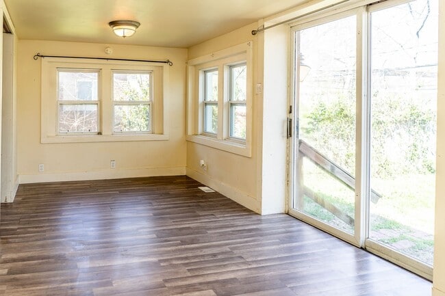 Photo - Spacious 2 bedroom 2 bath house