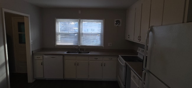 Photo - 2411 N Logan Ave