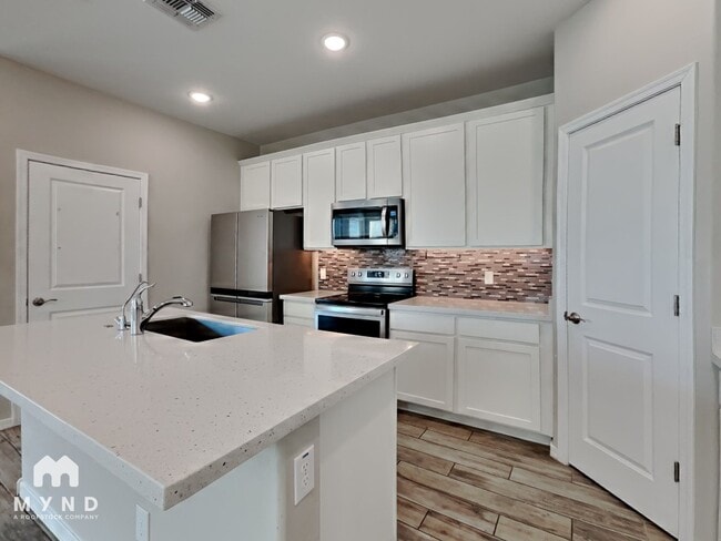 Photo - 15168 W Sherman St