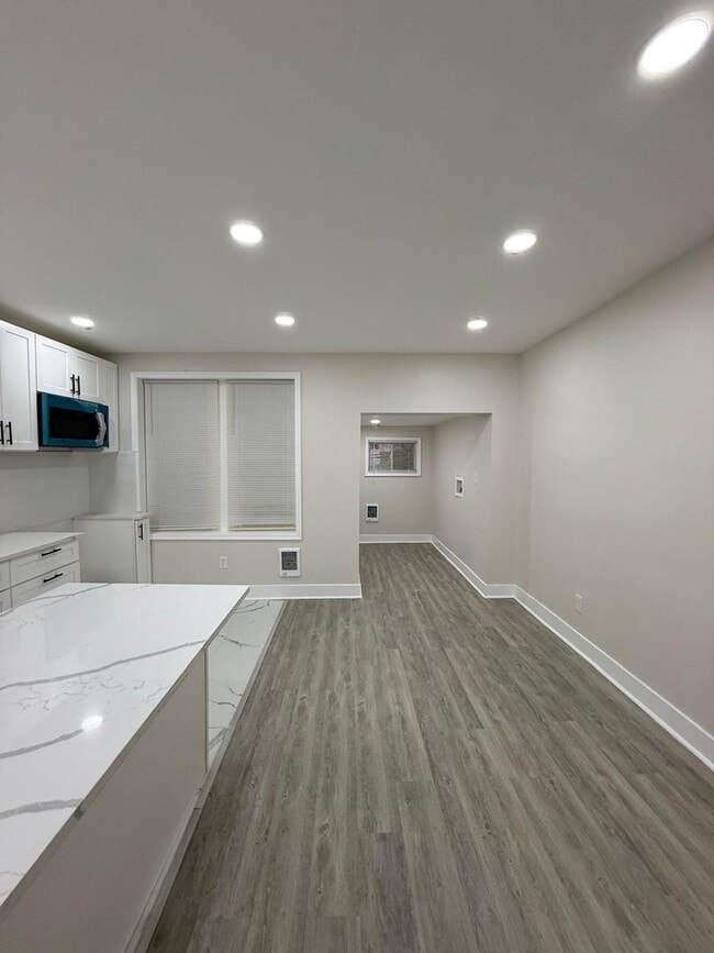 Photo - 6121 Yocum St