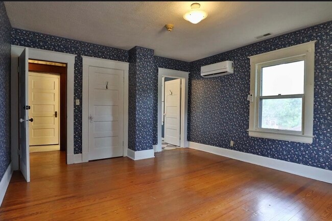 Photo - 317 E Glenwood St