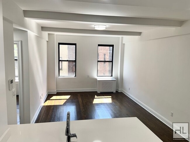 Photo - EAST 37 STREET Unidad 4D