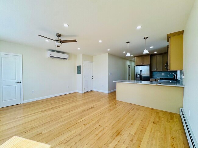 Photo - 21 E 15th St Unit Floor 2