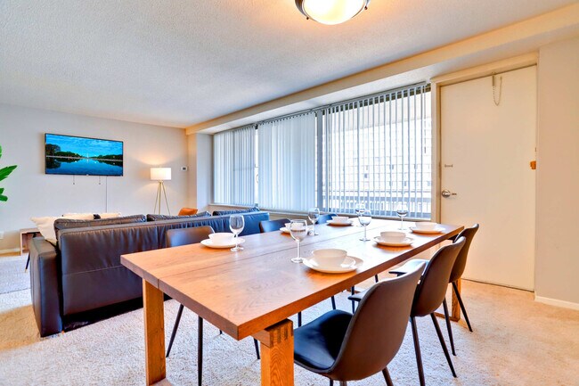 Photo - 2111 Richmond Hwy Unidad FL12-ID1022383P