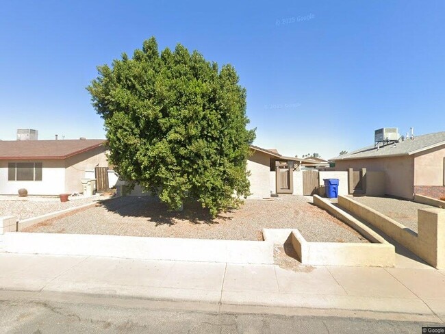 Building Photo - 5248 W Mauna Loa Ln Rental