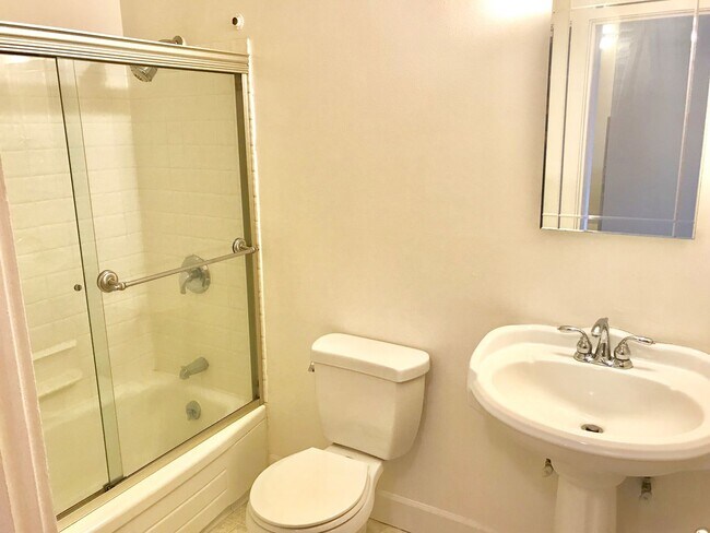 Photo - Aladdin Apartments