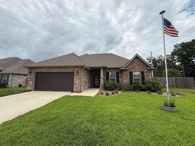 Building Photo - Pensacola - Beulah - 3 bedroom, 2 bathroom - lawn care included