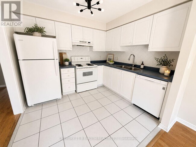 Photo - 66 Sprucedale Way