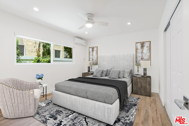 Photo - 527 S Barrington Ave Unit 5