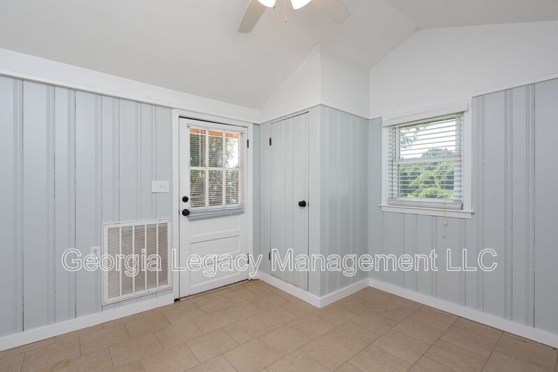 Photo - 2615 W Main St