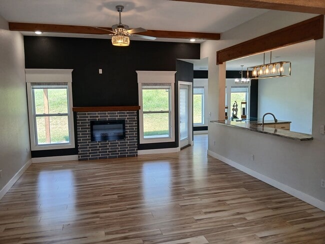Photo - 1325 Summerfield Dr