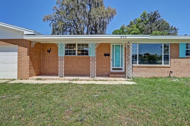 Building Photo - Beautiful 4 bedroom, 2 bathroom home for r...
