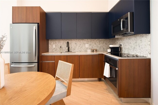 Photo - 275 SW 6th St Unit 502