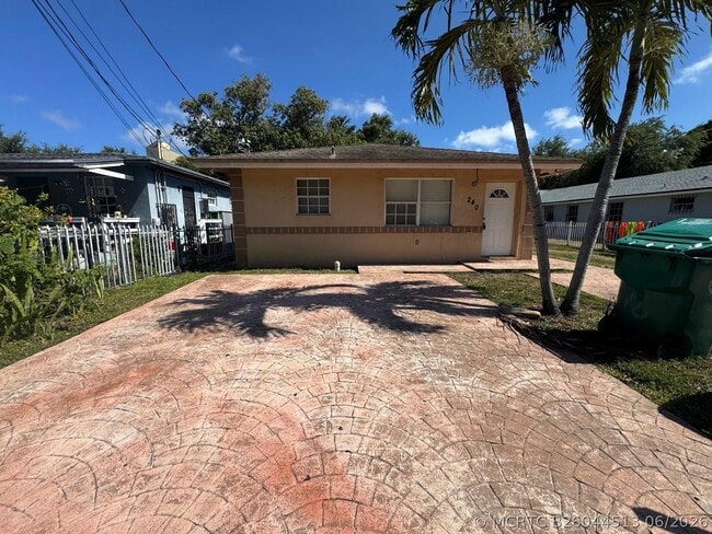 Photo - 240 NW 56th St