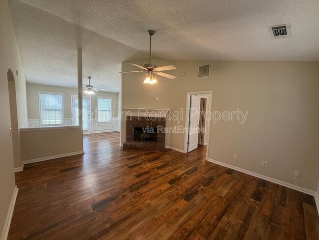 Photo - 105 Platte St