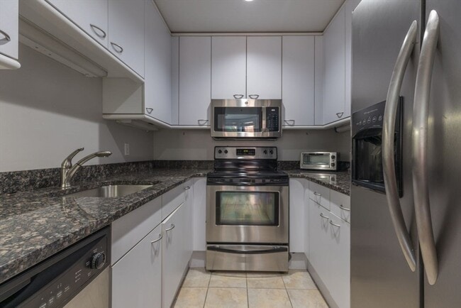 Photo - 416 Marlborough St Unit 303