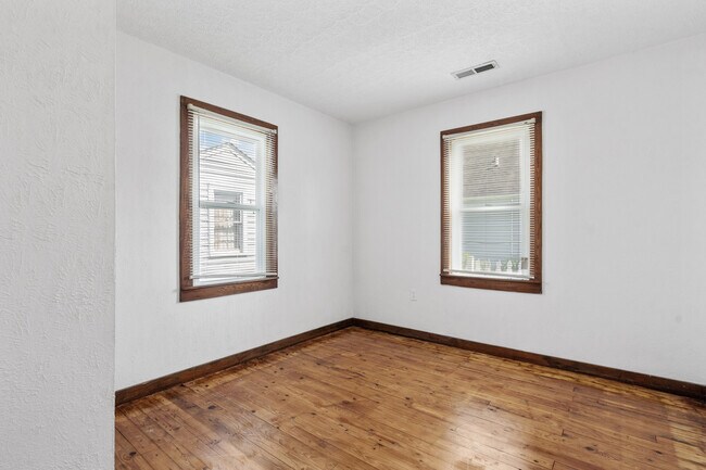 Photo - 1858 Wilbur Ave