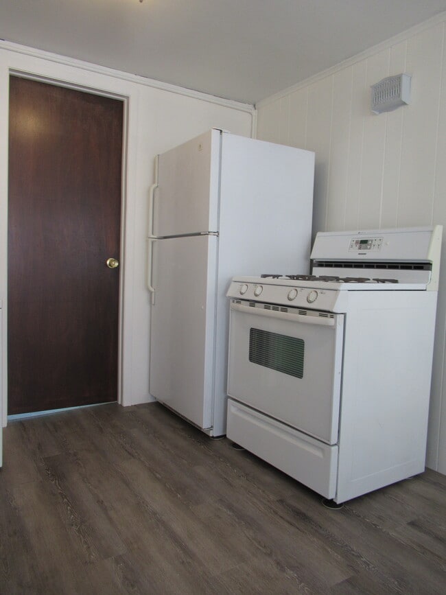 Photo - 255 Fairfield Woods Rd Unit 2