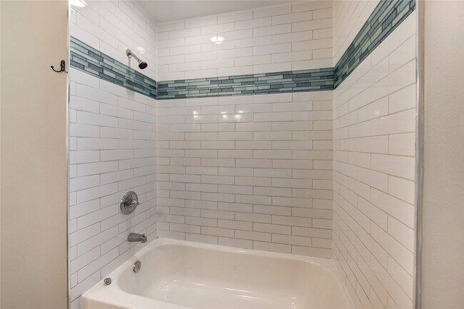 Photo - 2714 Southmore Ave