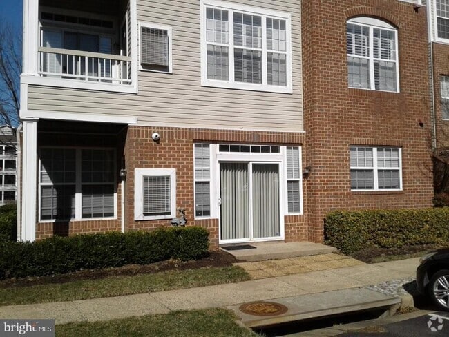 Building Photo - 4200 Mozart Brigade Ln Unit 4200C Rental