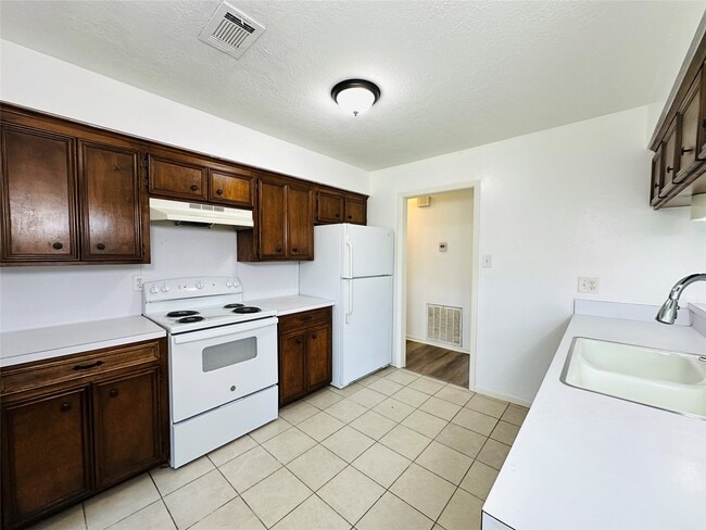 Photo - 1011 Mccall Ave