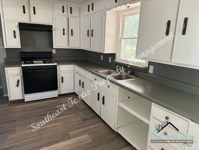 Photo - 3841 Canal Ave