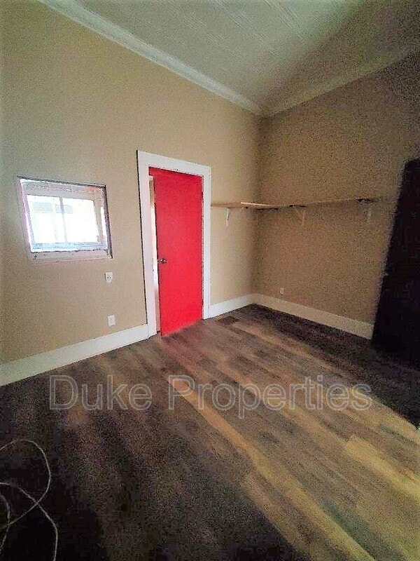 661 Thurston Rd
