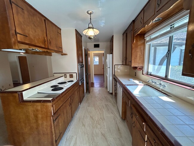 Photo - 135 West Ave