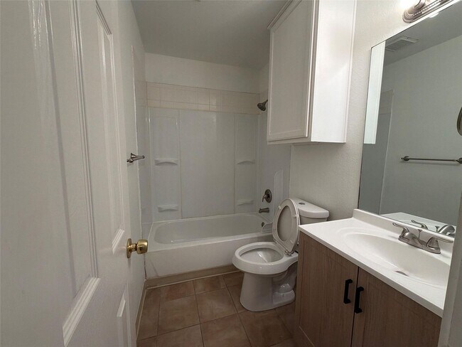 103 N Mockingbird Cir