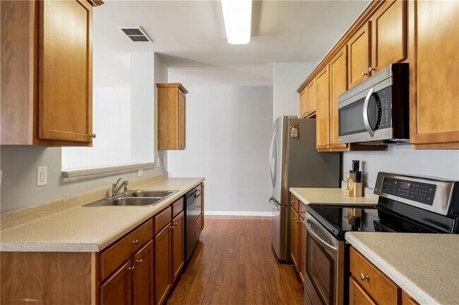 Photo - 940 Pierce Ivy Ct NE