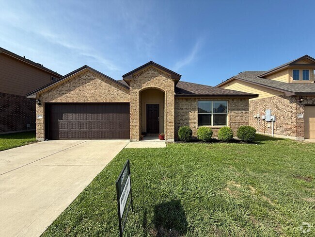Building Photo - NEW IN MANAGEMENT - COMING SOON! Rental