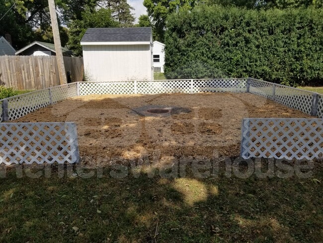 Photo - 616 2nd St NE