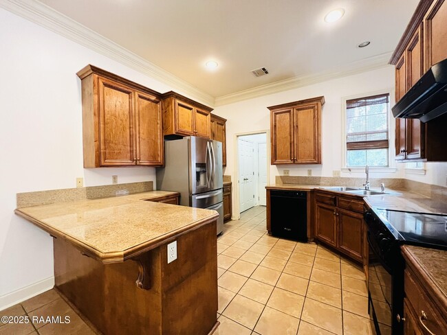 Photo - 125 Oakbend Dr