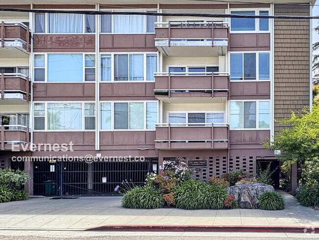 Building Photo - 2601 College Ave Unit APT 110
