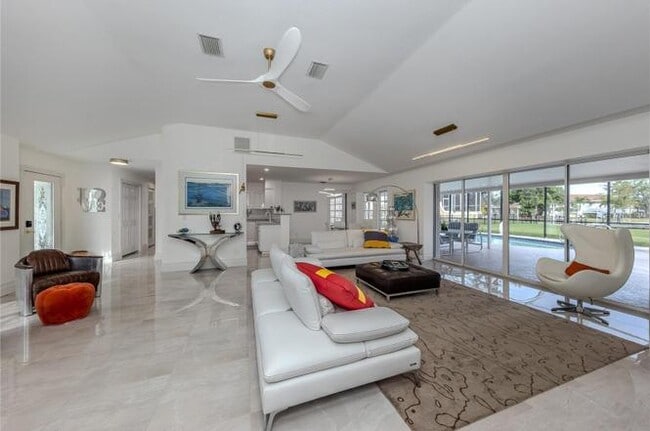 Photo - 396 Bayshore Dr