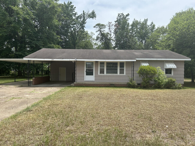 Photo - 220 Rebecca Ln House